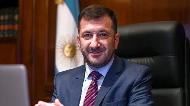 Detienen al senador Edgardo Kueider en Paraguay con más de US$200.000 sin declarar