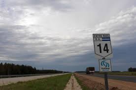 Rescatan y trasladan a Federación a familia accidentada en la Autovía Artigas en Colonia La Alemana